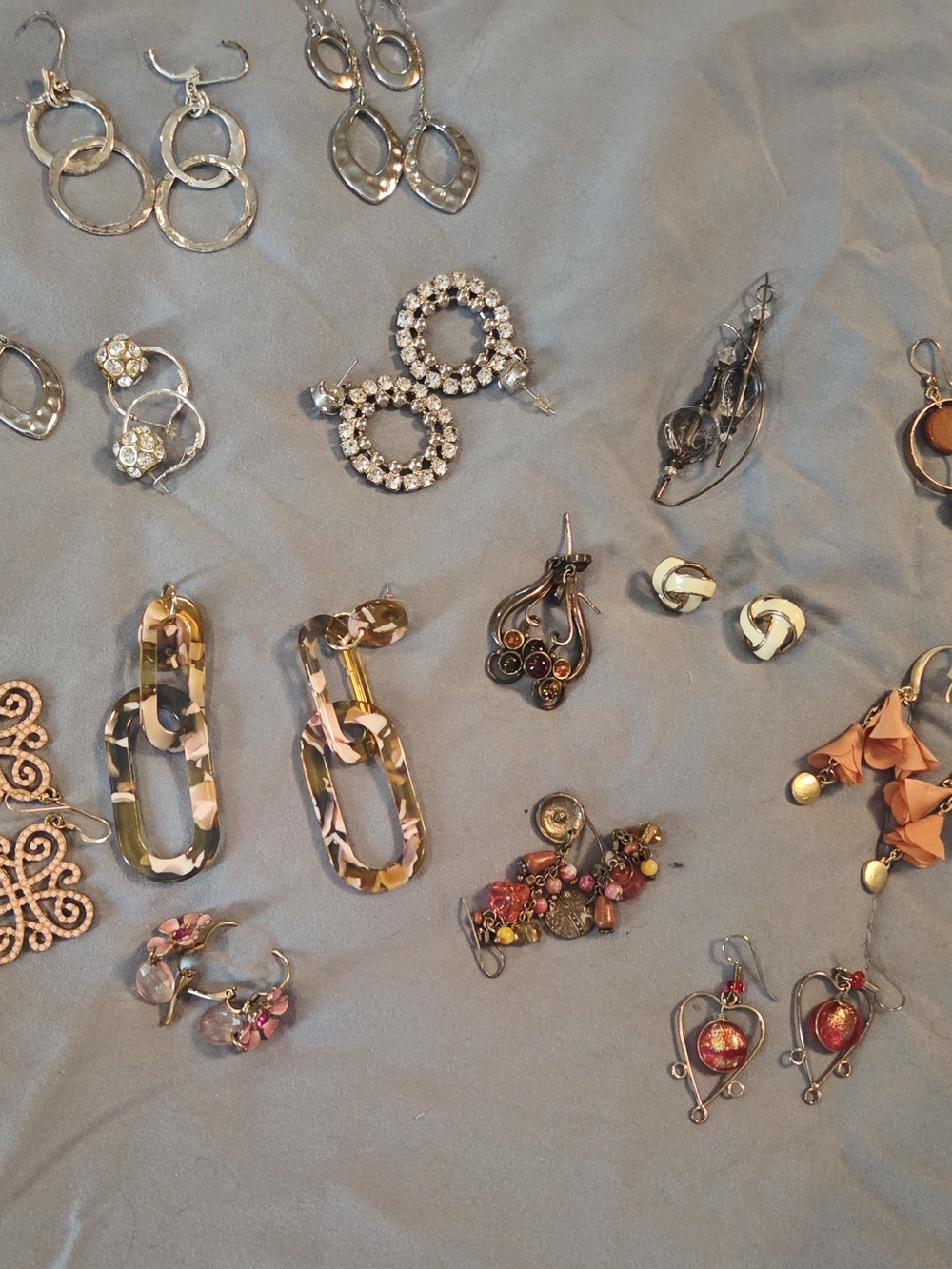 18 Pairs Quality Mixed Metal and Resin Link Drop Earrings